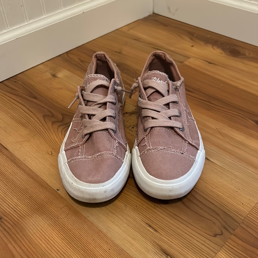 Blowfish tennis shoes